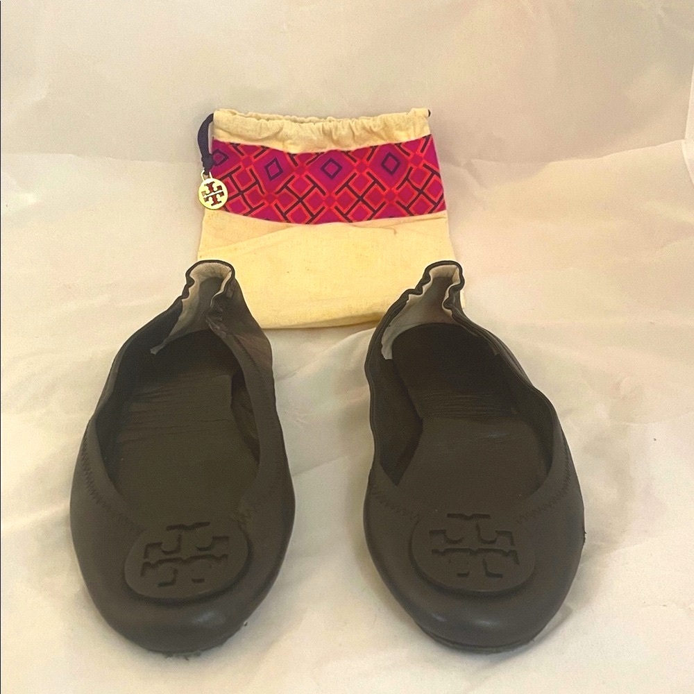 TORY BURCH “Minnie” travel ballerina shoes with carrying bag